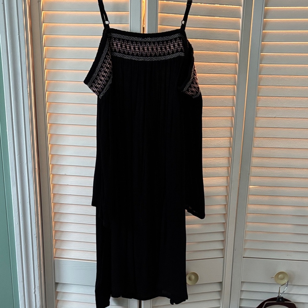 Black Sleeveless Crochet Yoke Dress